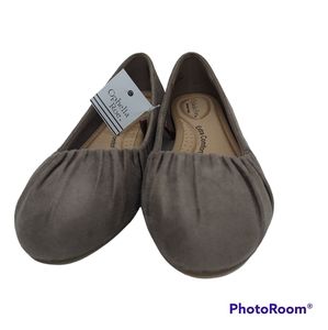 Ophelia Roe Ramona Pleat Taupe Flat Shoes  Women's Size 7W NWT